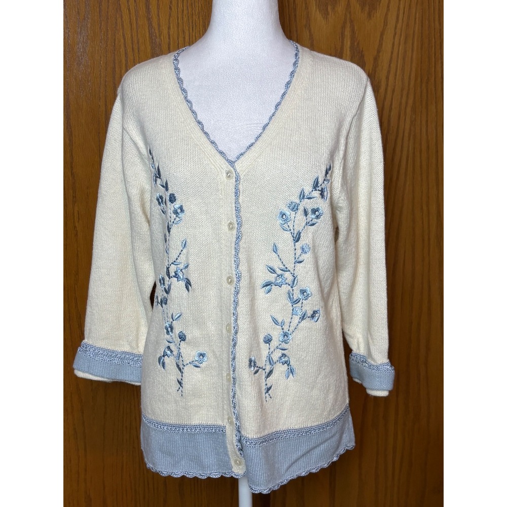 Blair Boutique Vintage Floral Embroidered Ramie Blend Cardigan Sweater Grandma